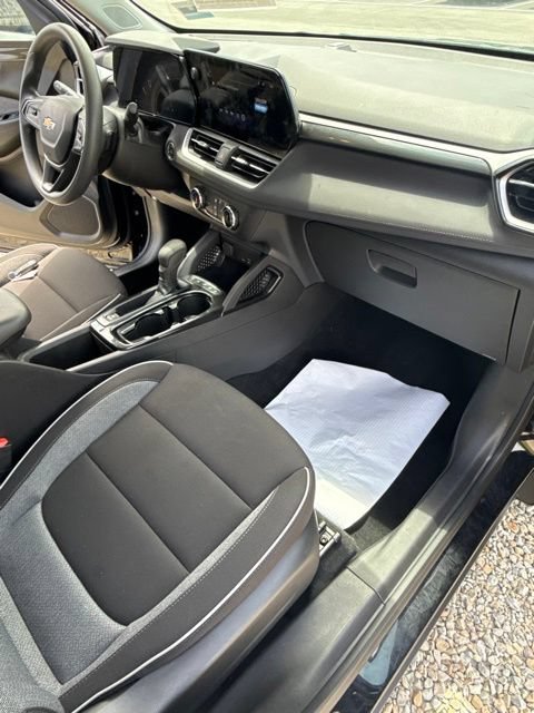 Used 2026 Chevrolet TrailBlazer LS FWD image 25
