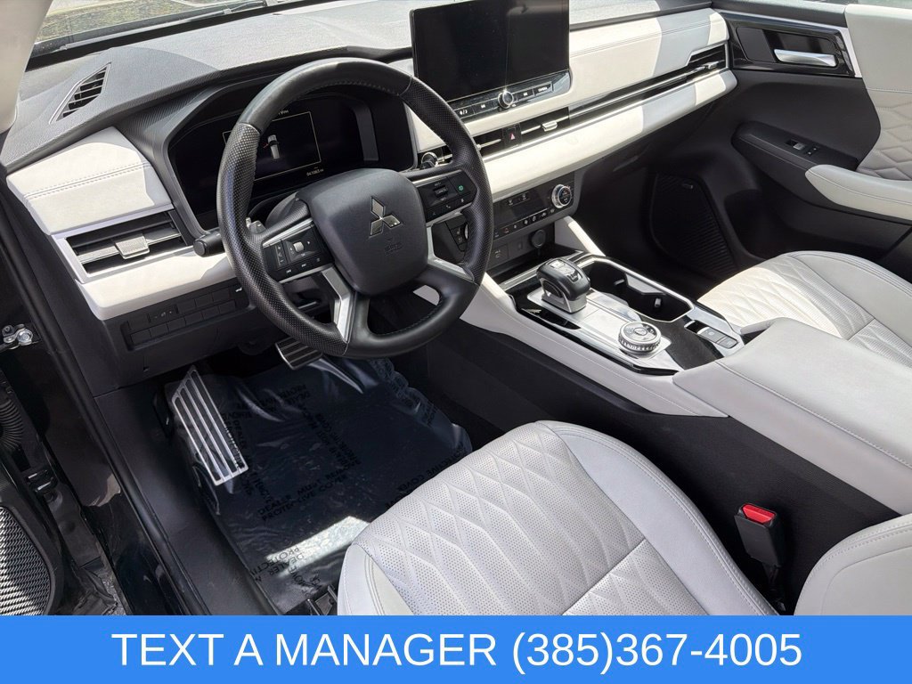 Used 2025 Mitsubishi Outlander SEL AWD/4WD image 13