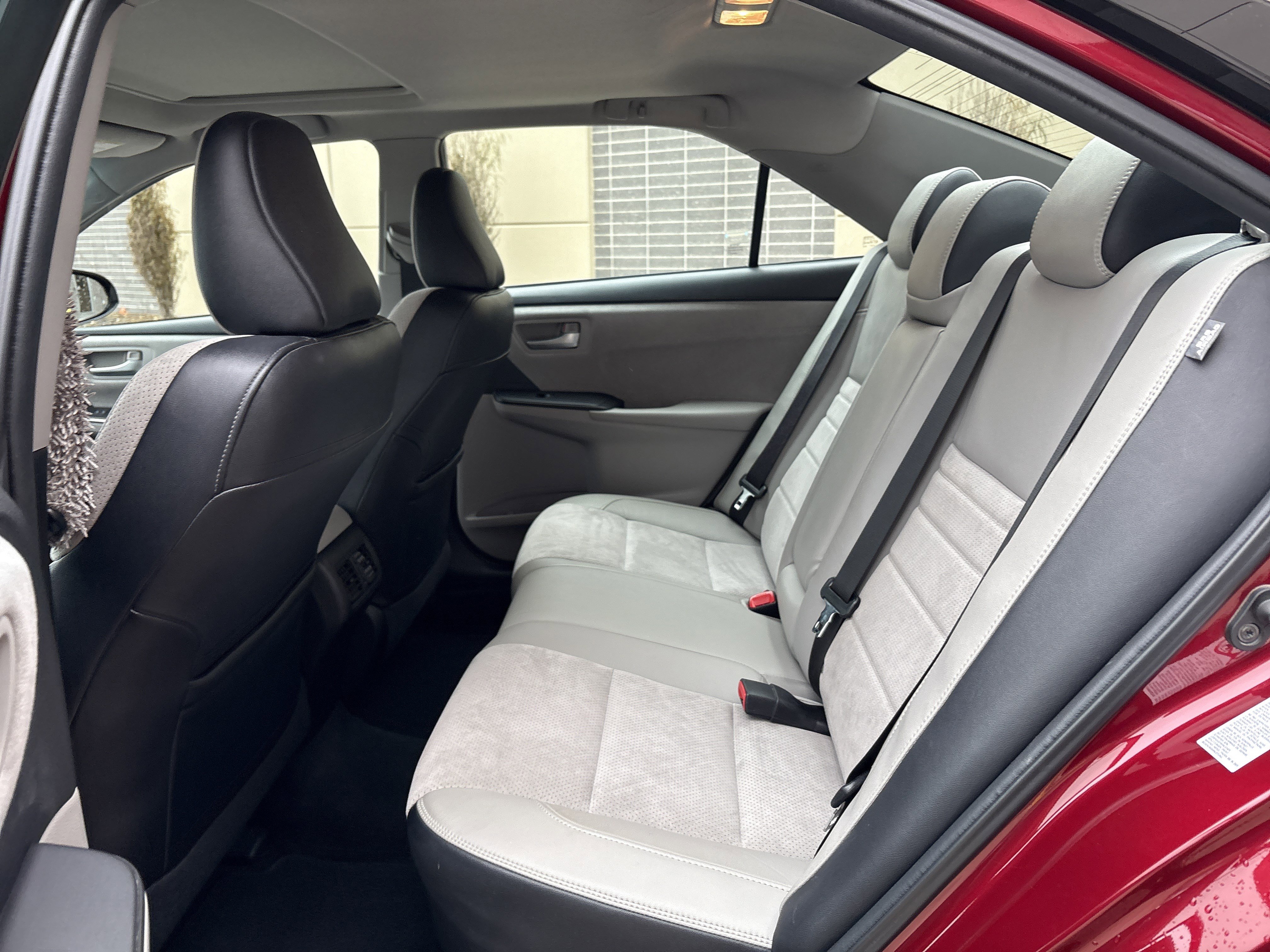 Used 2015 Toyota Camry XSE image 31