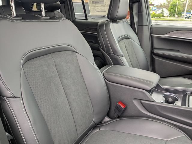 New 2026 Jeep Grand Cherokee Altitude AWD/4WD image 6