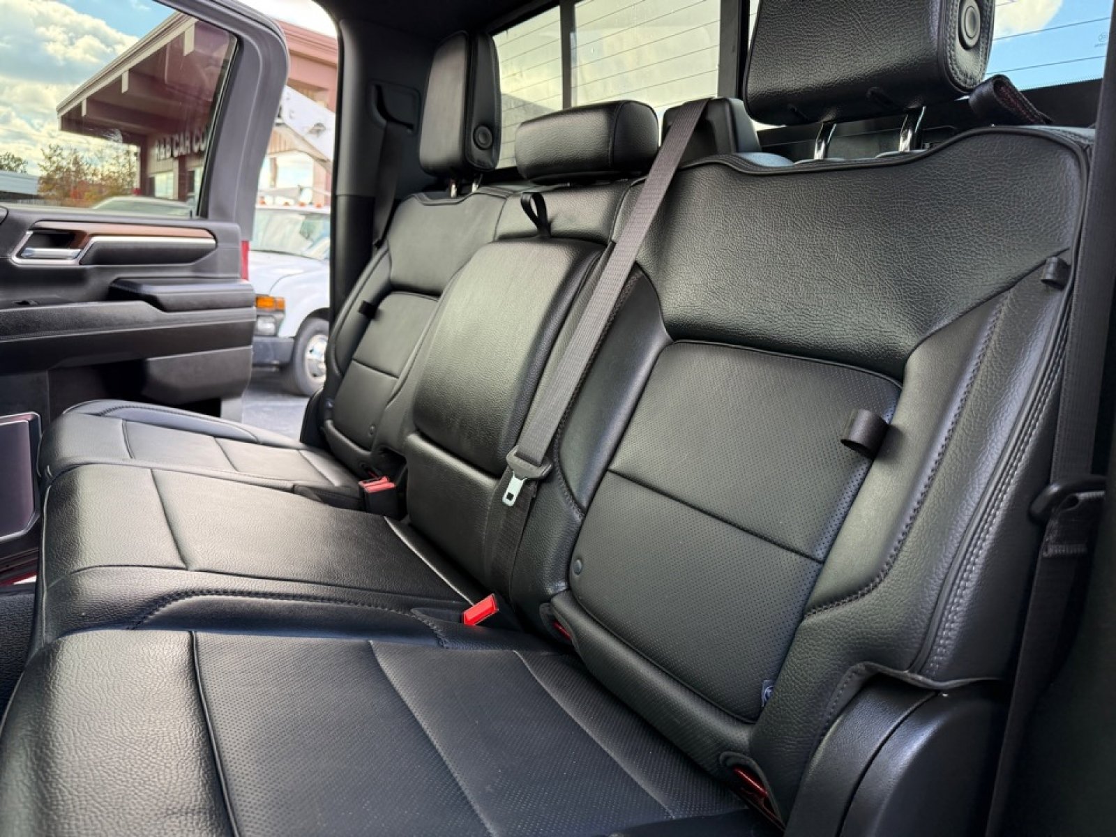 Used 2024 GMC Sierra 3500 Denali w/ Technology Package image 17