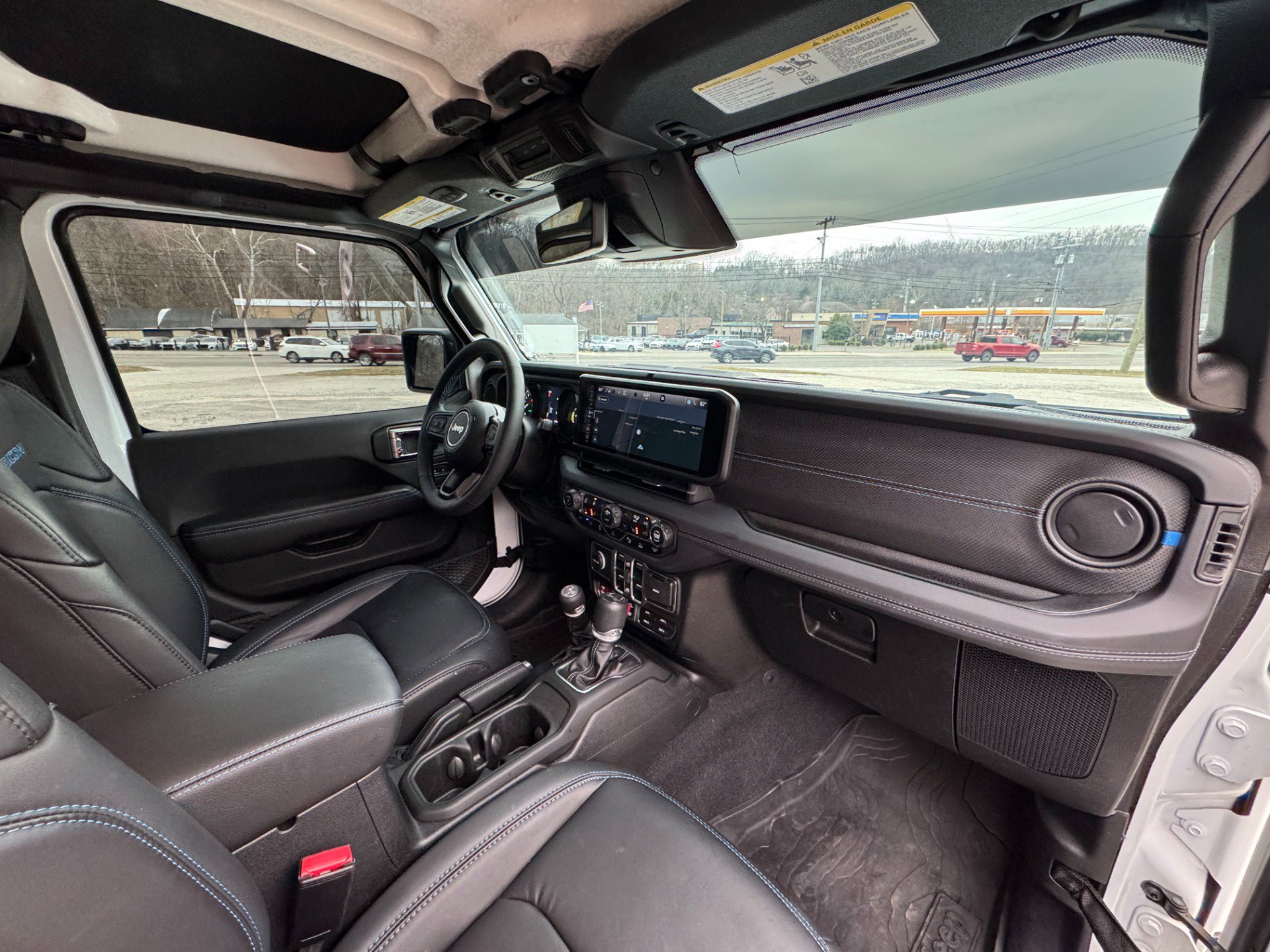 Used 2025 Jeep Wrangler Unlimited Rubicon 4xe image 18