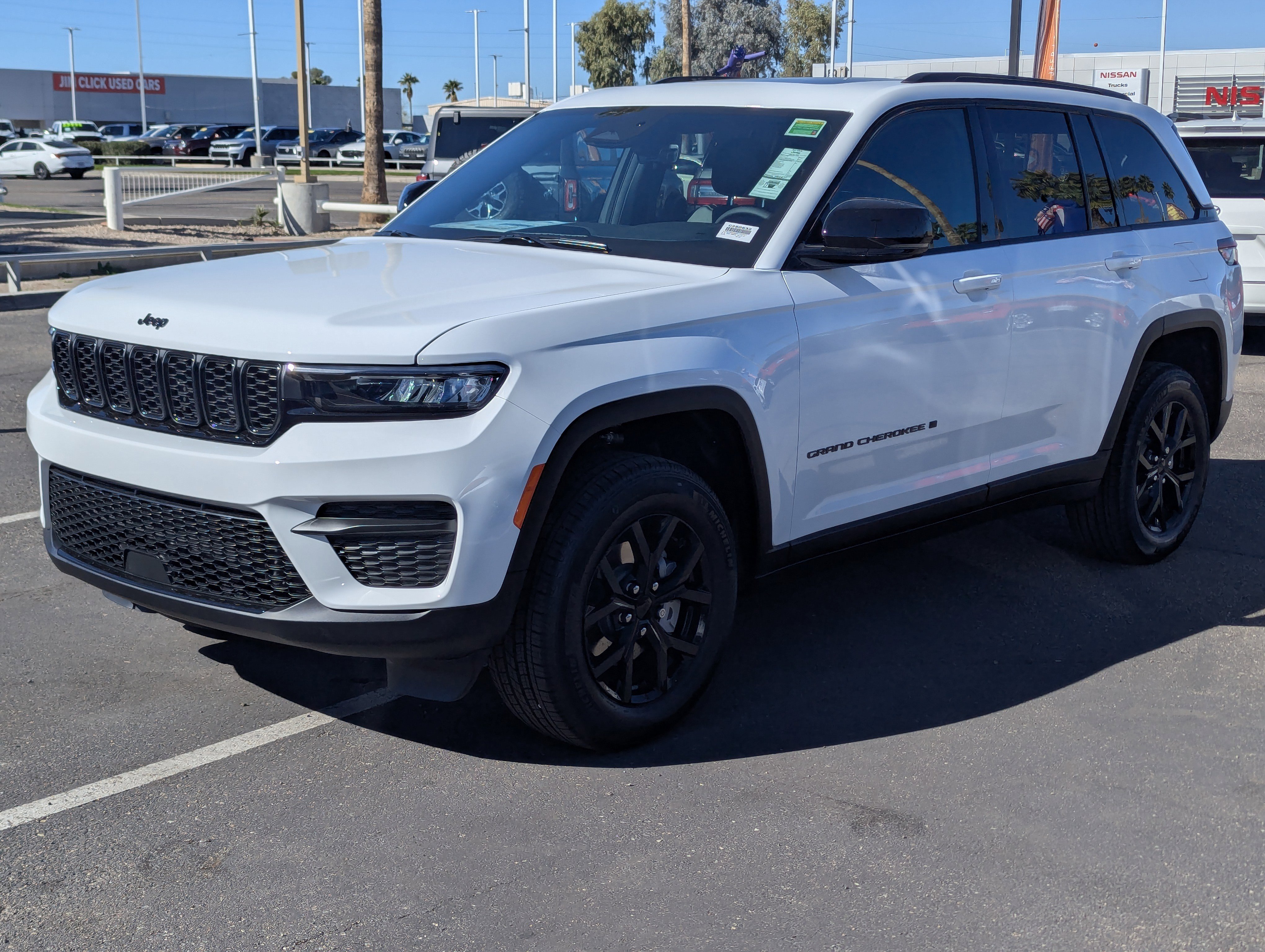New 2025 Jeep Grand Cherokee Altitude image 5