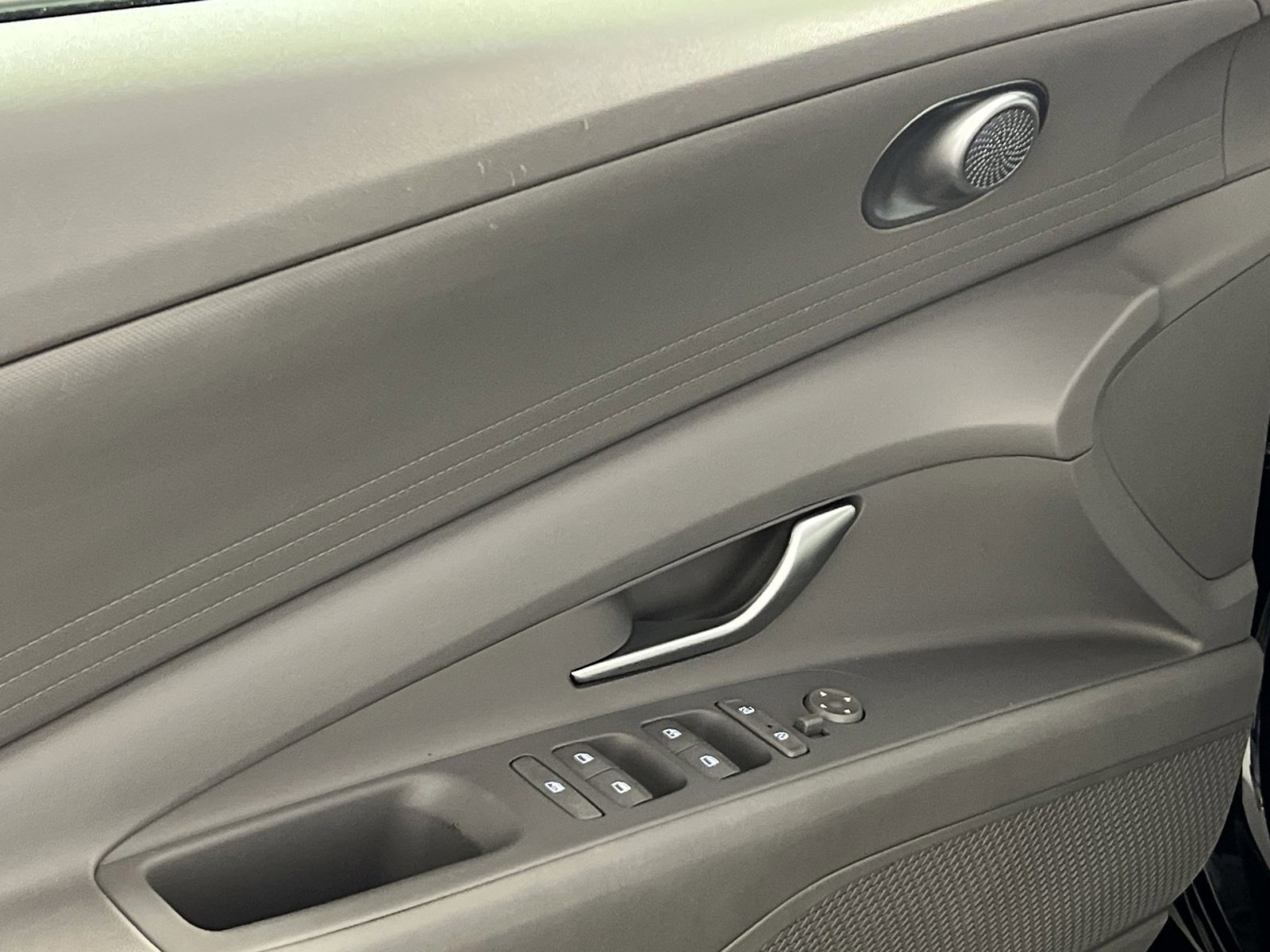 Used 2023 Hyundai Elantra Blue w/ Preferred Accessory Package image 15