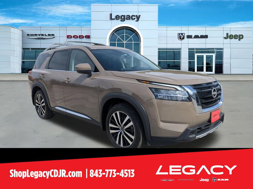 Used 2023 Nissan Pathfinder Platinum image 1