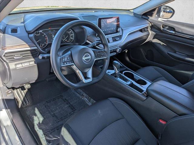 Used 2024 Nissan Altima 2.5 SV image 9