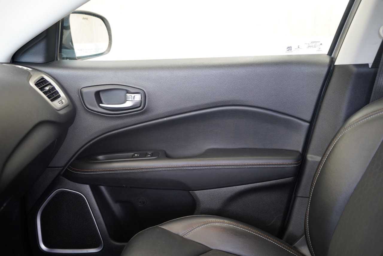 Used 2018 Jeep Compass Latitude w/ Safe & Security Group image 31