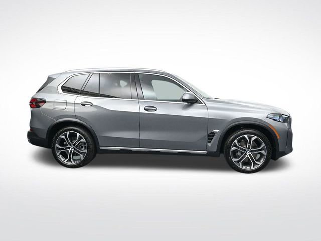 New 2026 BMW X5 xDrive40i w/ Climate Comfort Package image 3