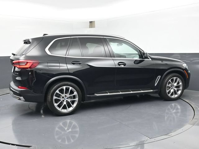 Used 2023 BMW X5 xDrive40i AWD/4WD image 3