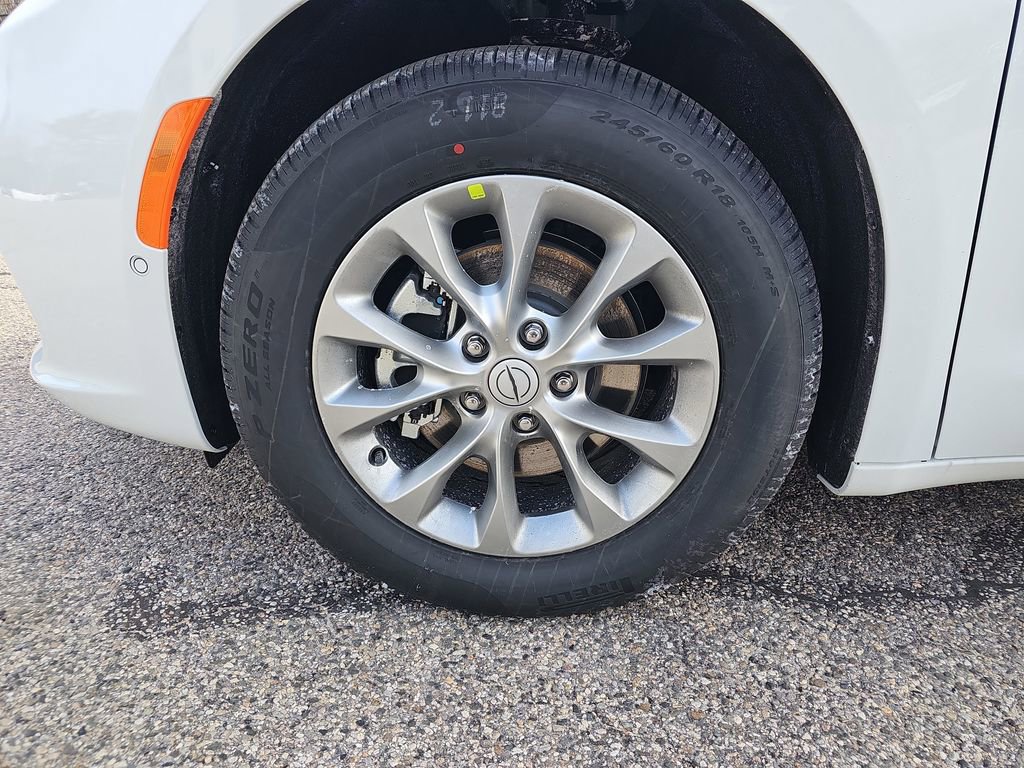 New 2026 Chrysler Pacifica Limited image 29