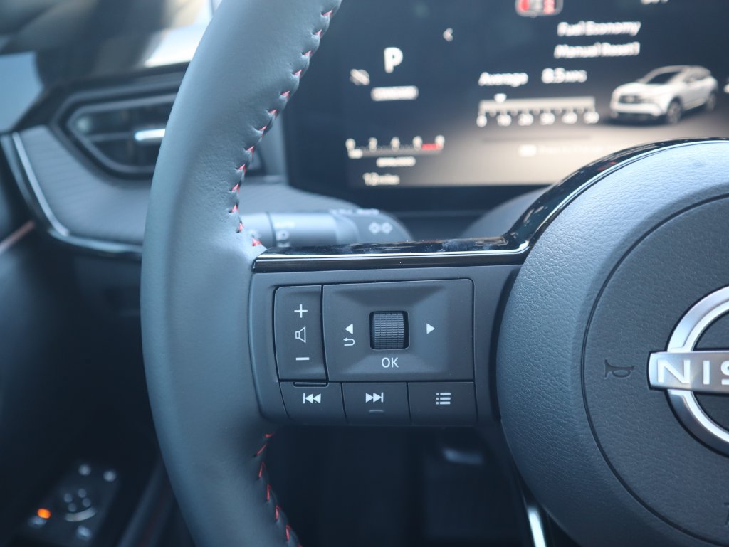 New 2026 Nissan Kicks SR w/ Illumination Package FWD image 16
