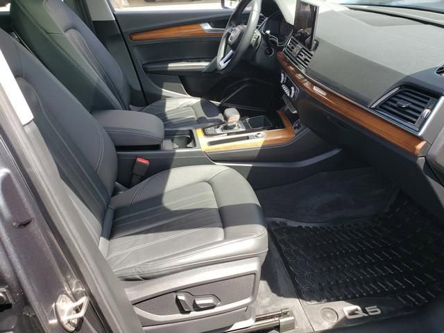 Used 2023 Audi Q5 2.0T Premium Plus w/ Premium Plus Package AWD/4WD image 19