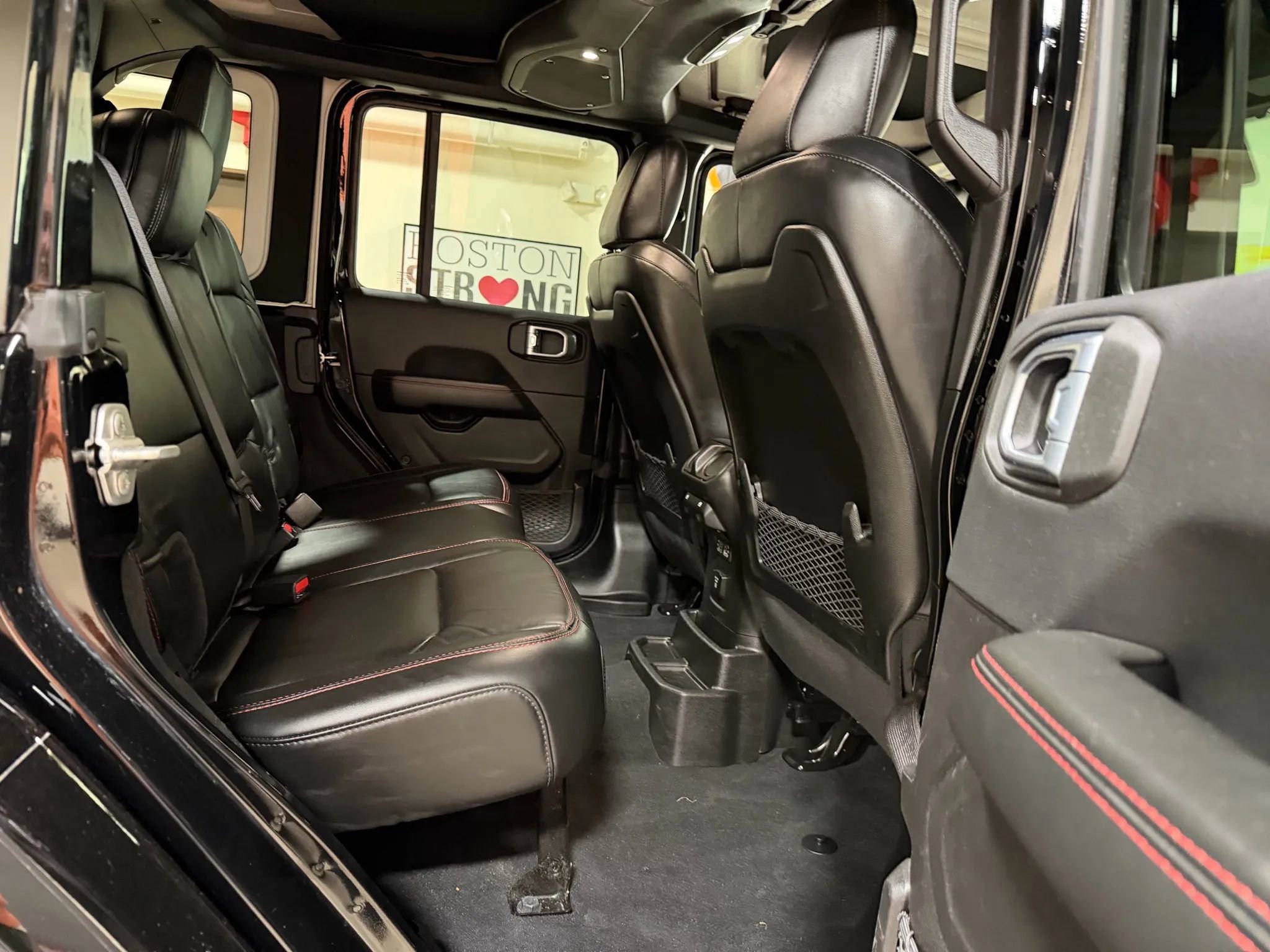 Used 2024 Jeep Wrangler Unlimited Rubicon image 39