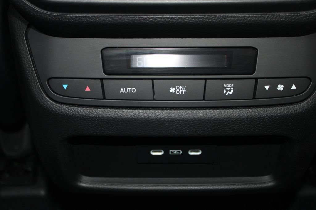 Certified 2025 Honda Pilot EX-L image 31
