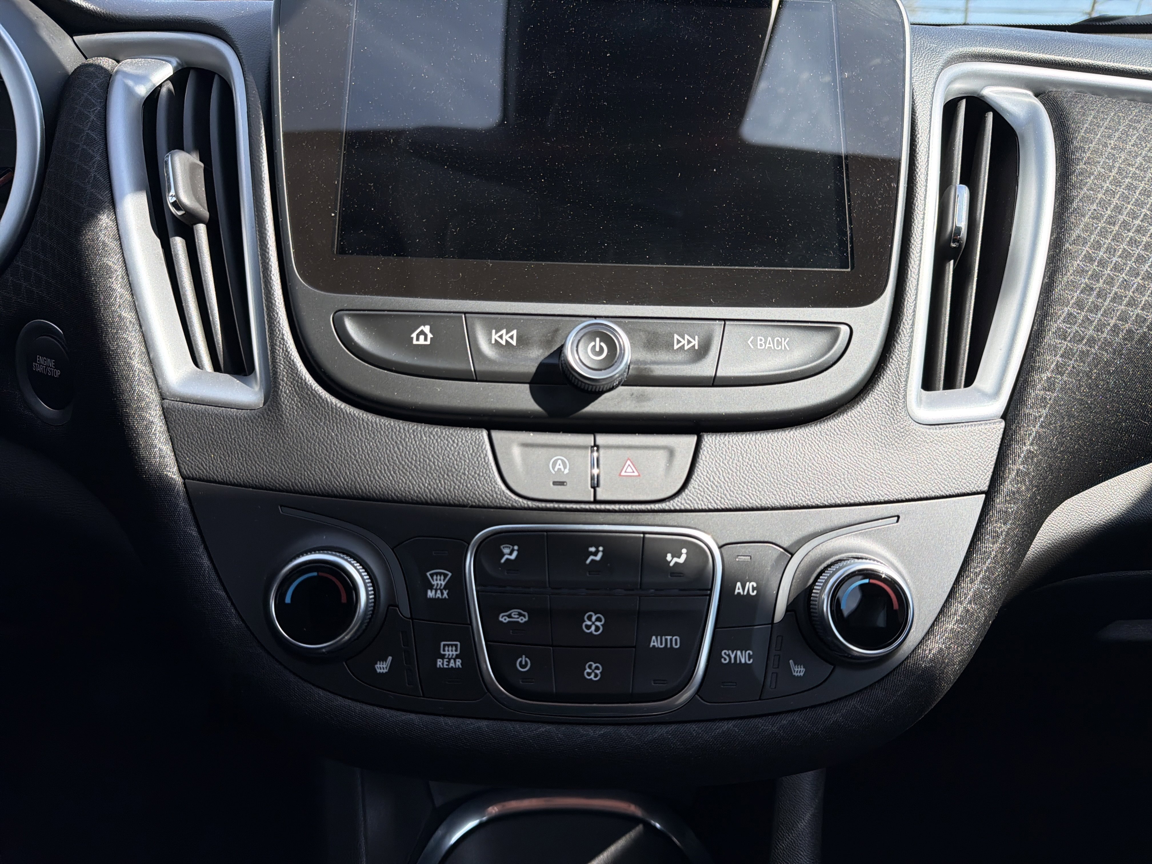 Used 2024 Chevrolet Malibu LT FWD image 18