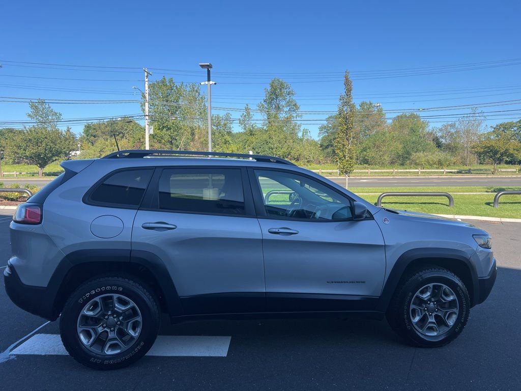 Used 2019 Jeep Cherokee Trailhawk image 6