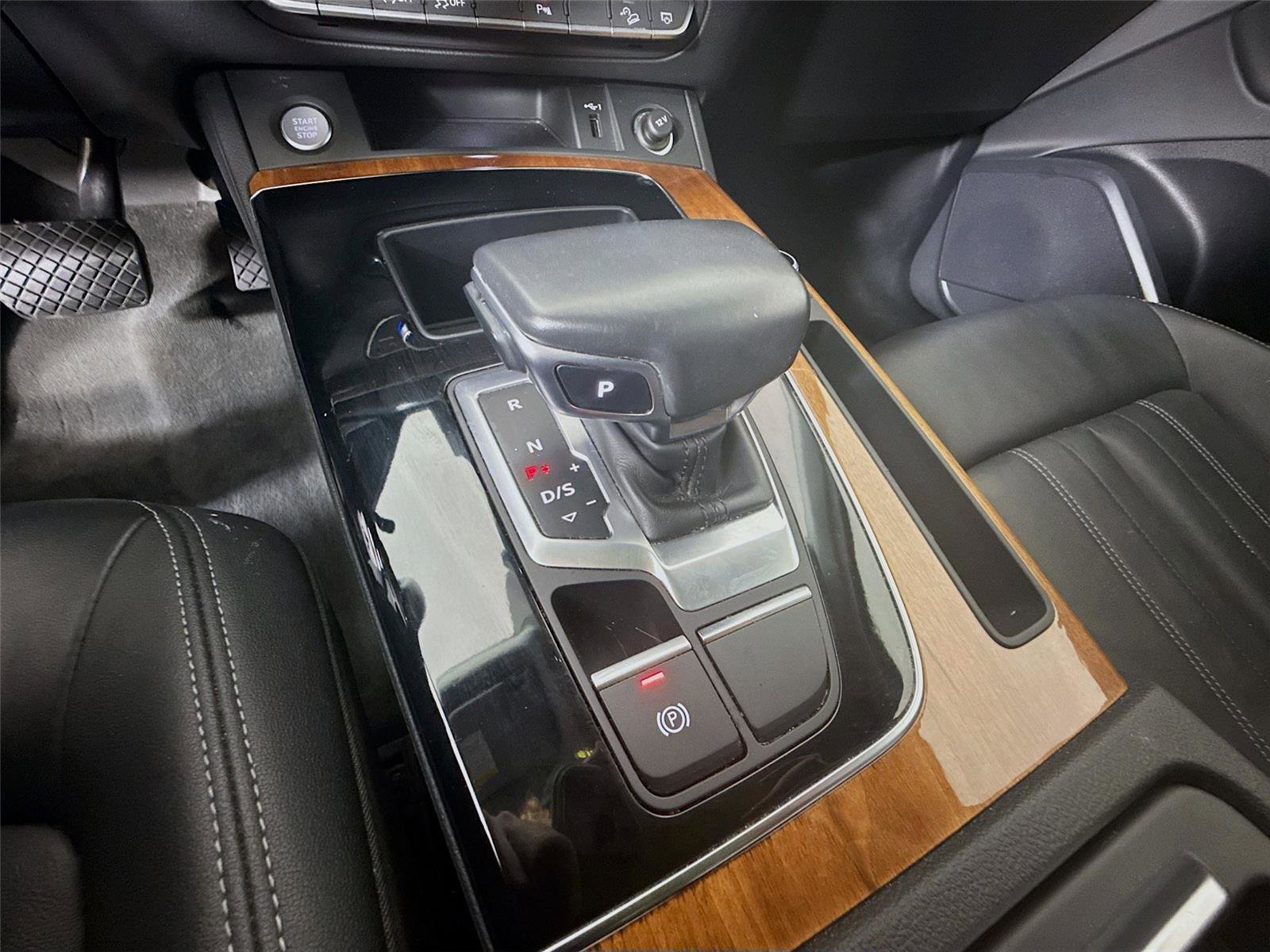 Used 2021 Audi Q5 Premium w/ Convenience Package image 14