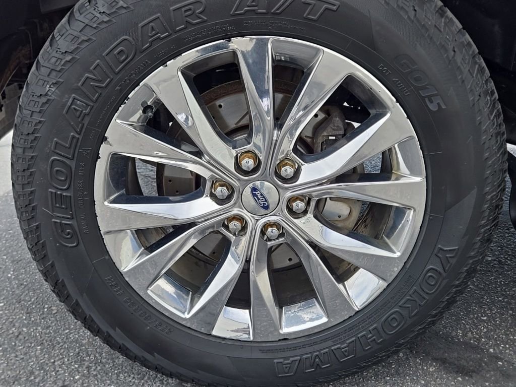 Used 2015 Ford F150 Lariat w/ Equipment Group 502A Luxury AWD/4WD image 15