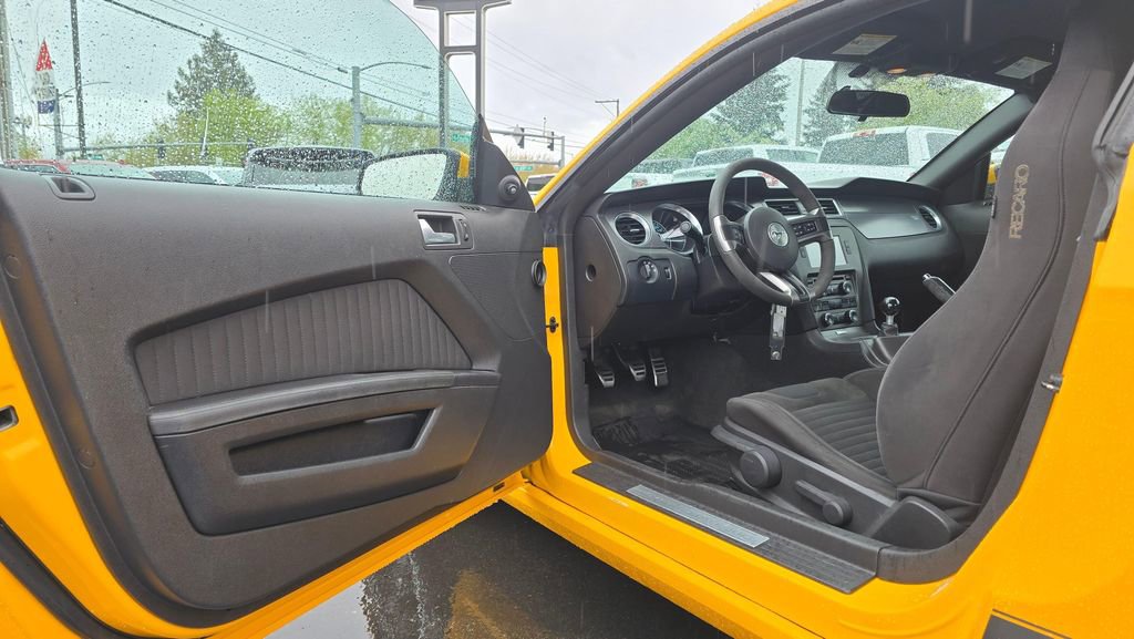 Used 2013 Ford Mustang Boss 302 w/ Boss 302 Accessory Pkg RWD image 17