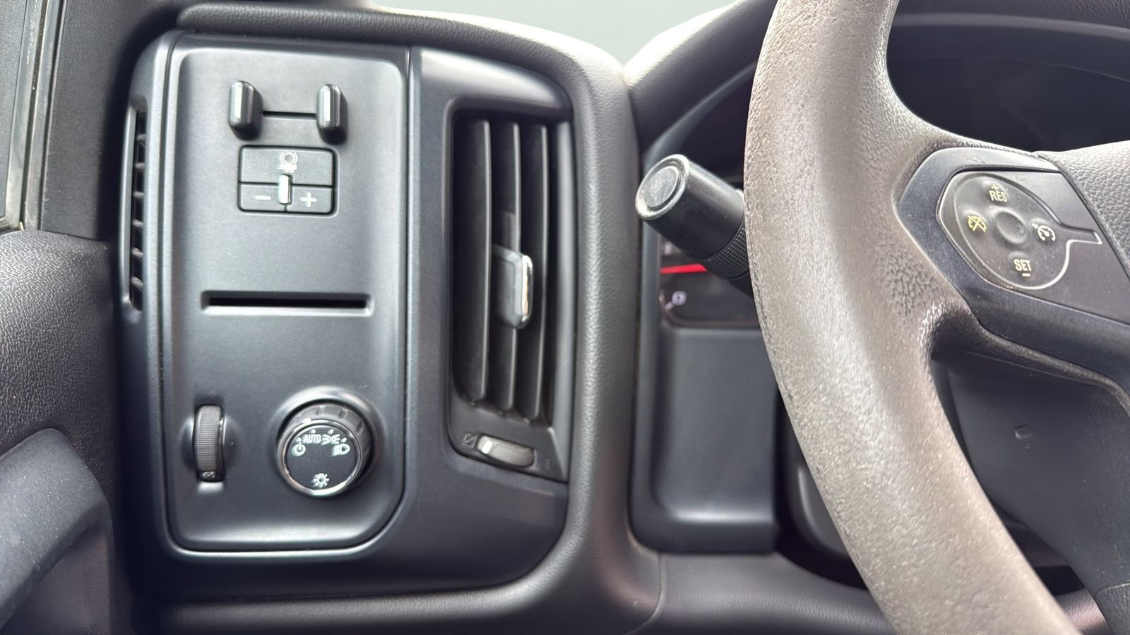 Used 2018 Chevrolet Silverado 2500 W/T w/ WT Convenience Package RWD image 11