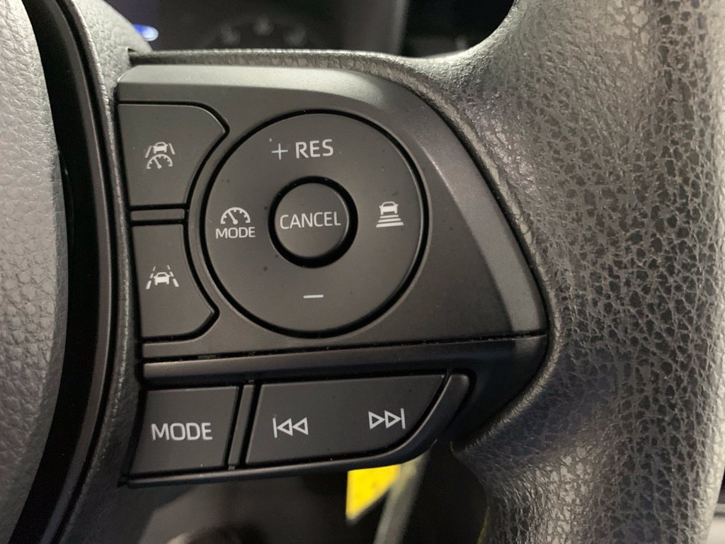 Used 2025 Toyota Corolla LE FWD image 17