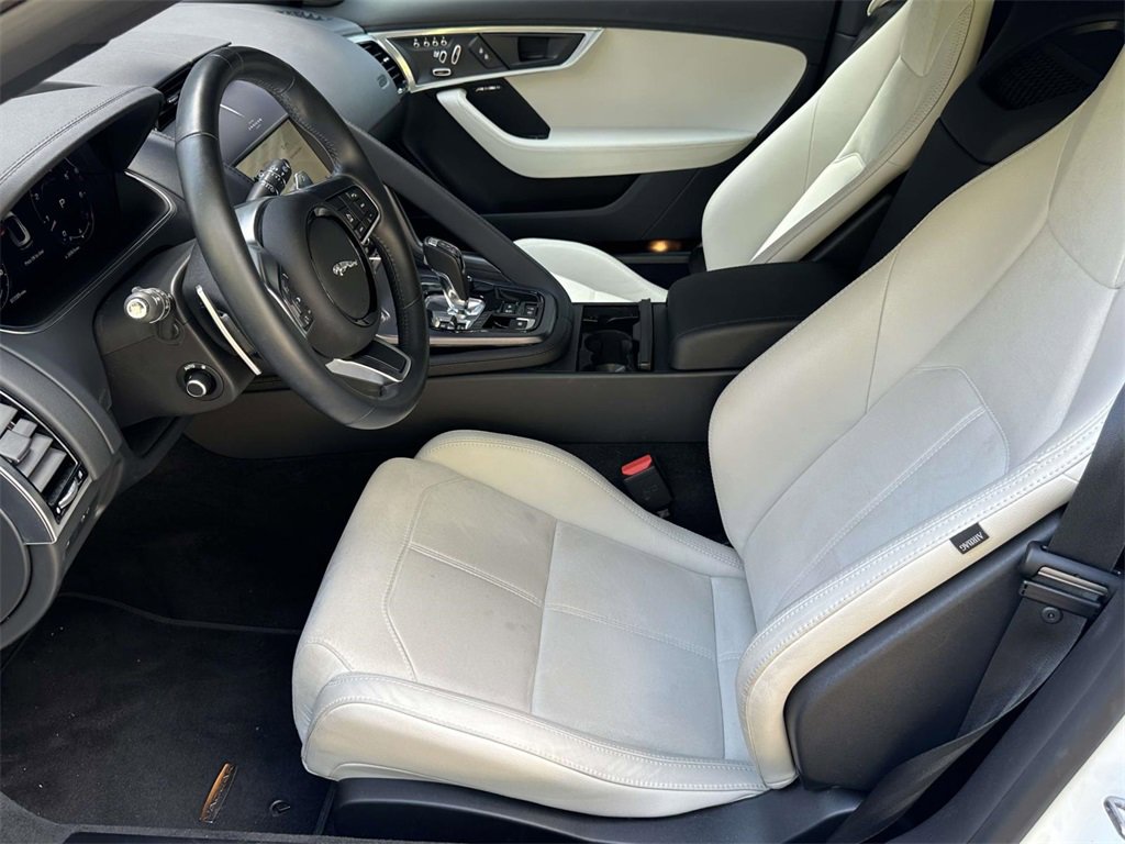 Used 2023 Jaguar F-TYPE Coupe image 17