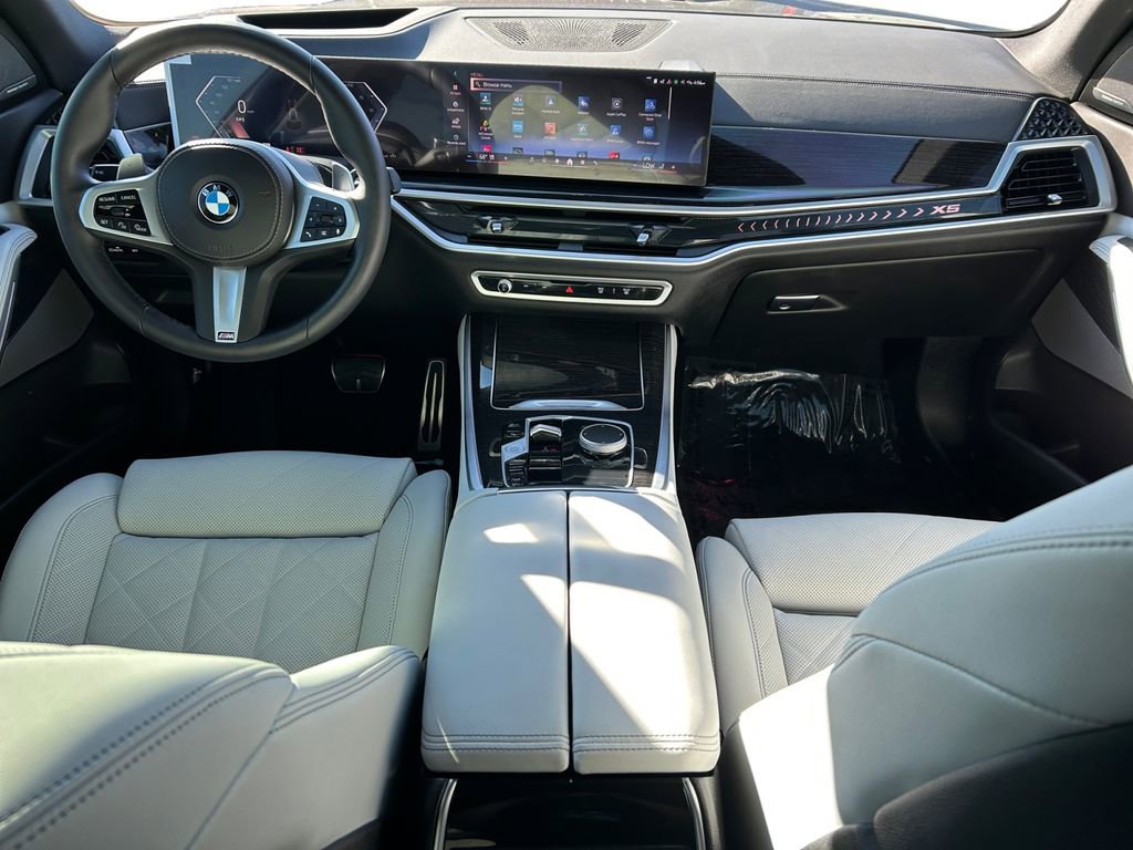 Used 2026 BMW X5 xDrive40i w/ M Sport Package image 12