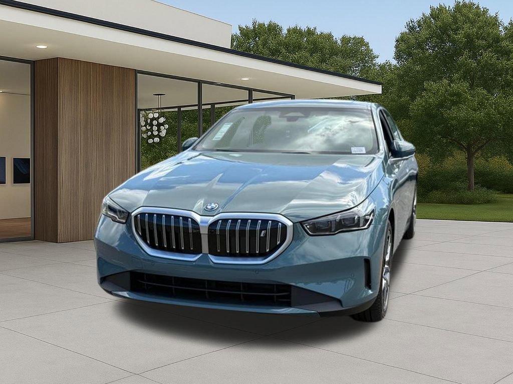 New 2026 BMW i5 eDrive40 w/ Premium Package image 3