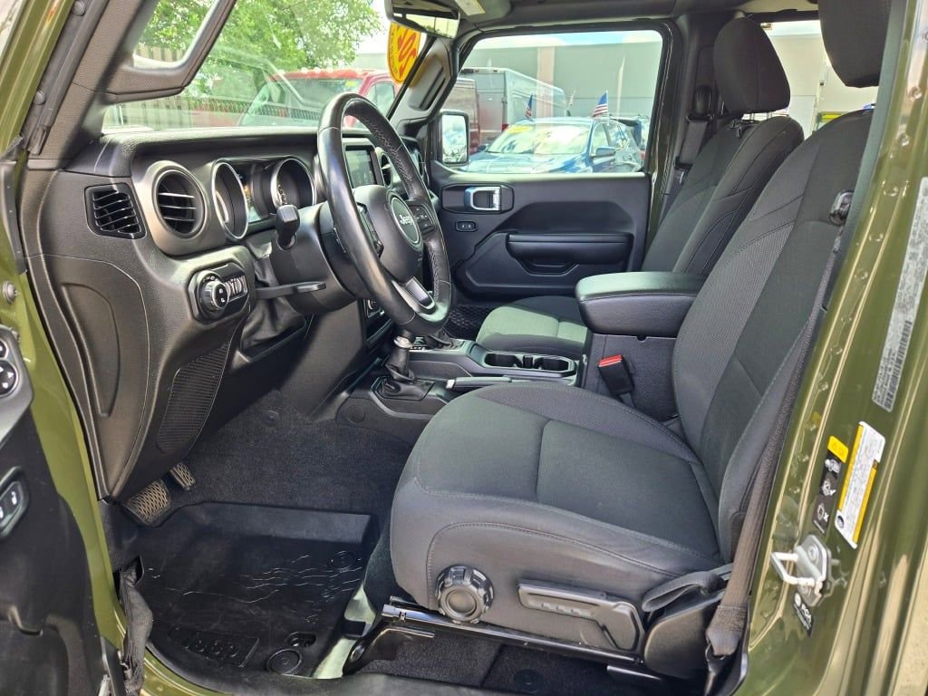 Used 2021 Jeep Gladiator Willys image 19