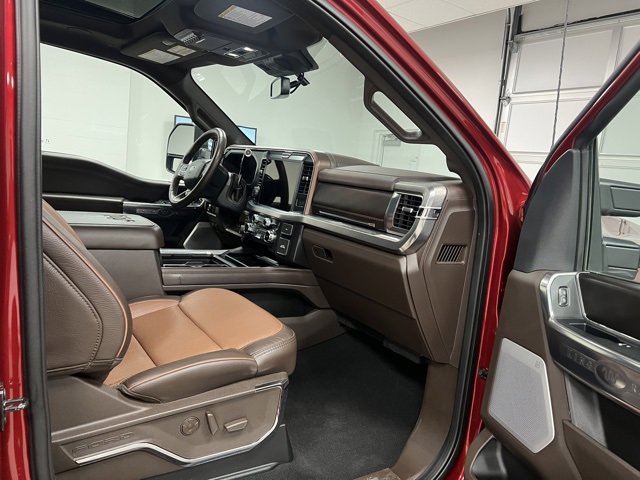 Used 2025 Ford F350 King Ranch w/ FX4 Off-Road Package image 55