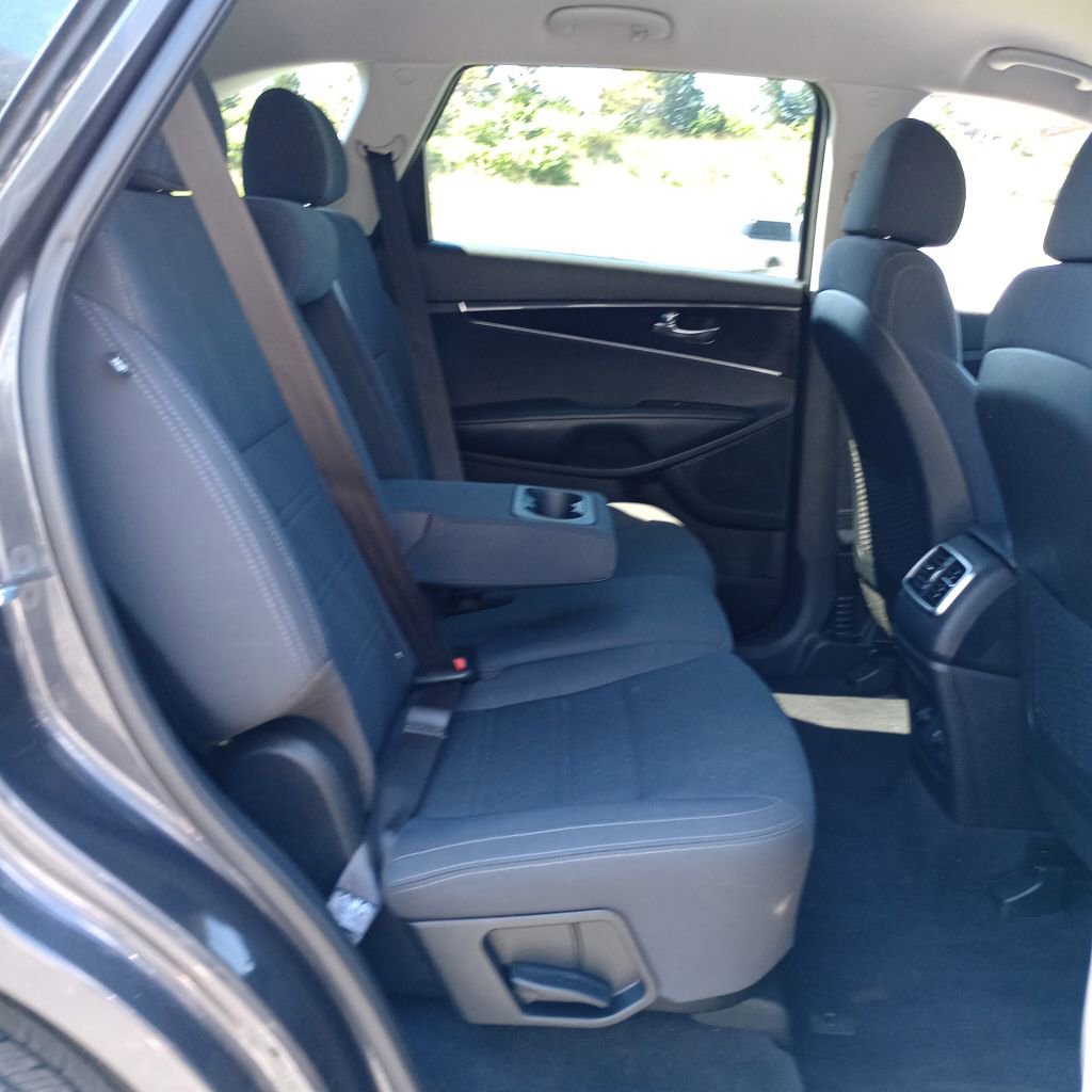 Used 2018 Kia Sorento LX FWD image 18