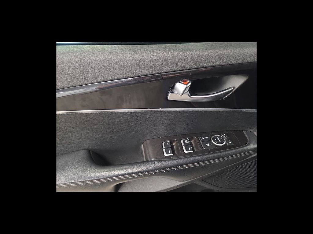 Used 2017 Kia Sorento FWD w/ LX Convenience Package image 12