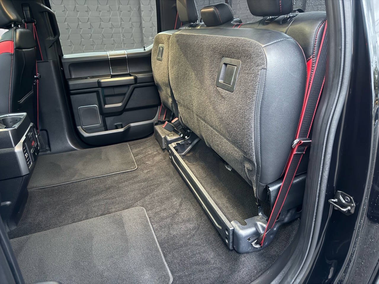 Used 2018 Ford F150 Lariat w/ Equipment Group 502A Luxury AWD/4WD image 33