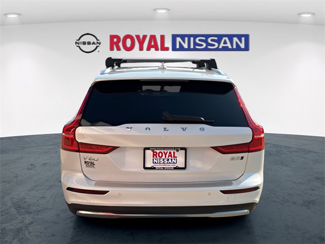 Used 2024 Volvo V60 B5 Cross Country Ultimate w/ Protection Package Premier image 6