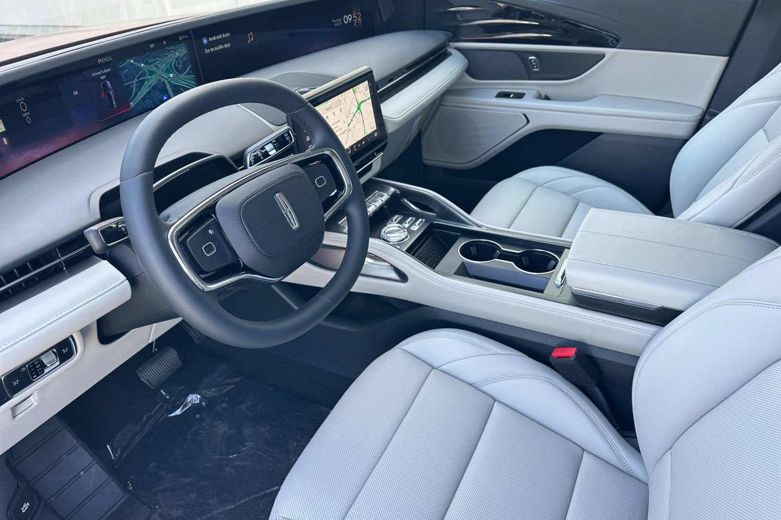 New 2026 Lincoln Nautilus Premier AWD/4WD image 9