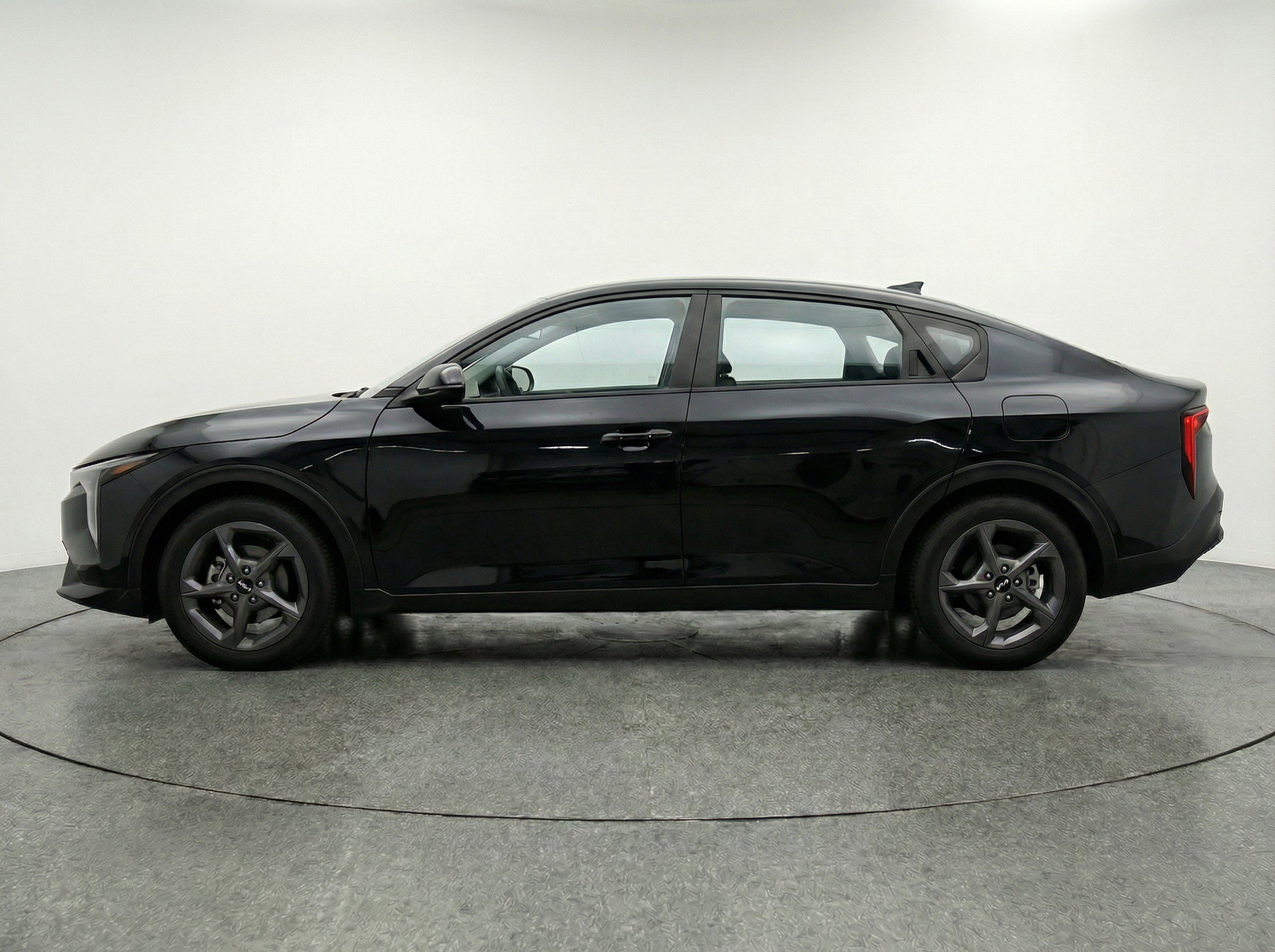 Used 2025 Kia K4 FWD image 5