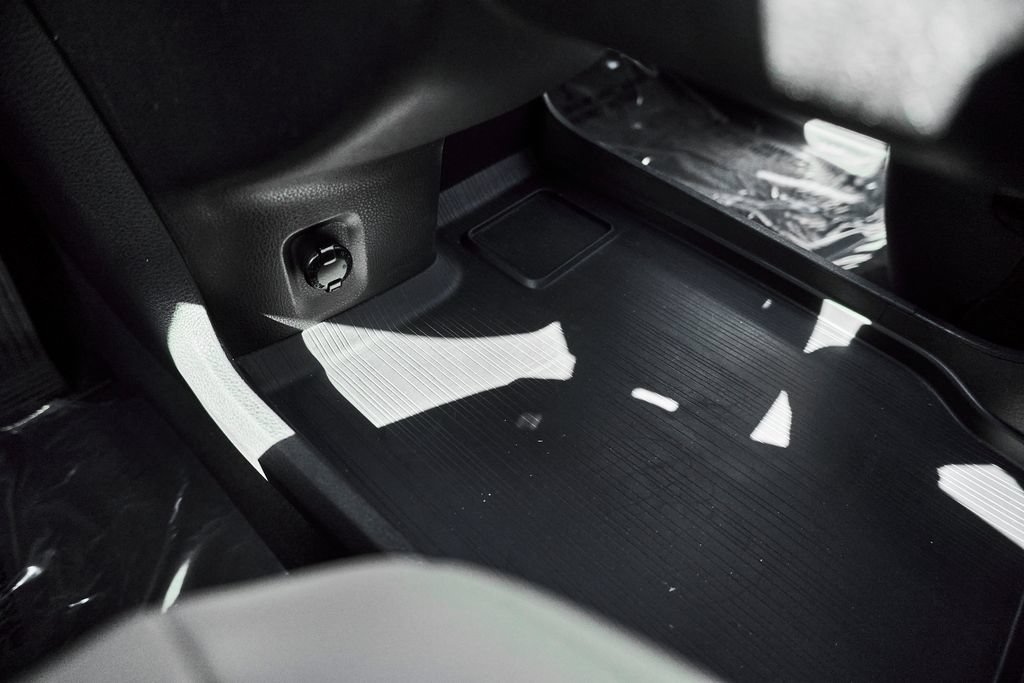 Used 2021 Toyota Sienna XLE w/ XLE Plus Package FWD image 43