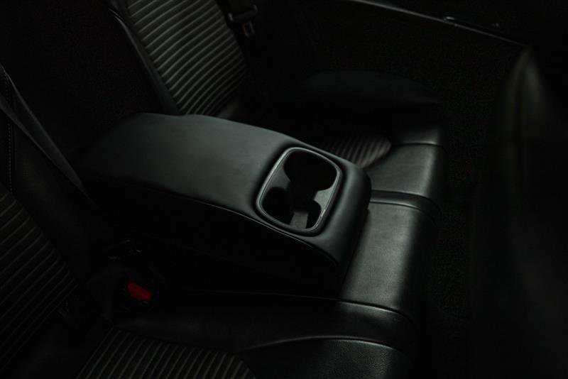 Used 2020 Toyota Camry SE w/ Carpet Mat Package image 11