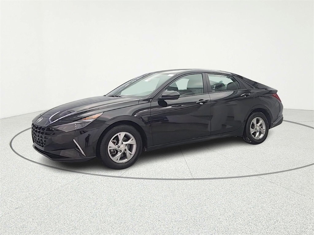 Used 2021 Hyundai Elantra SE image 3