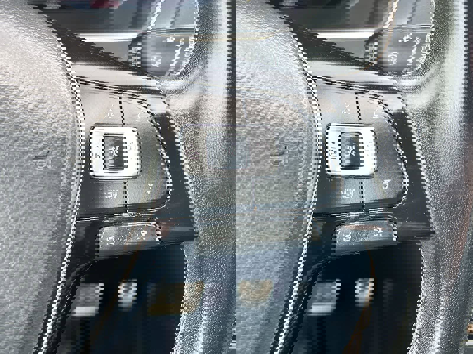 Used 2019 Volkswagen Tiguan SEL Premium R-Line image 24