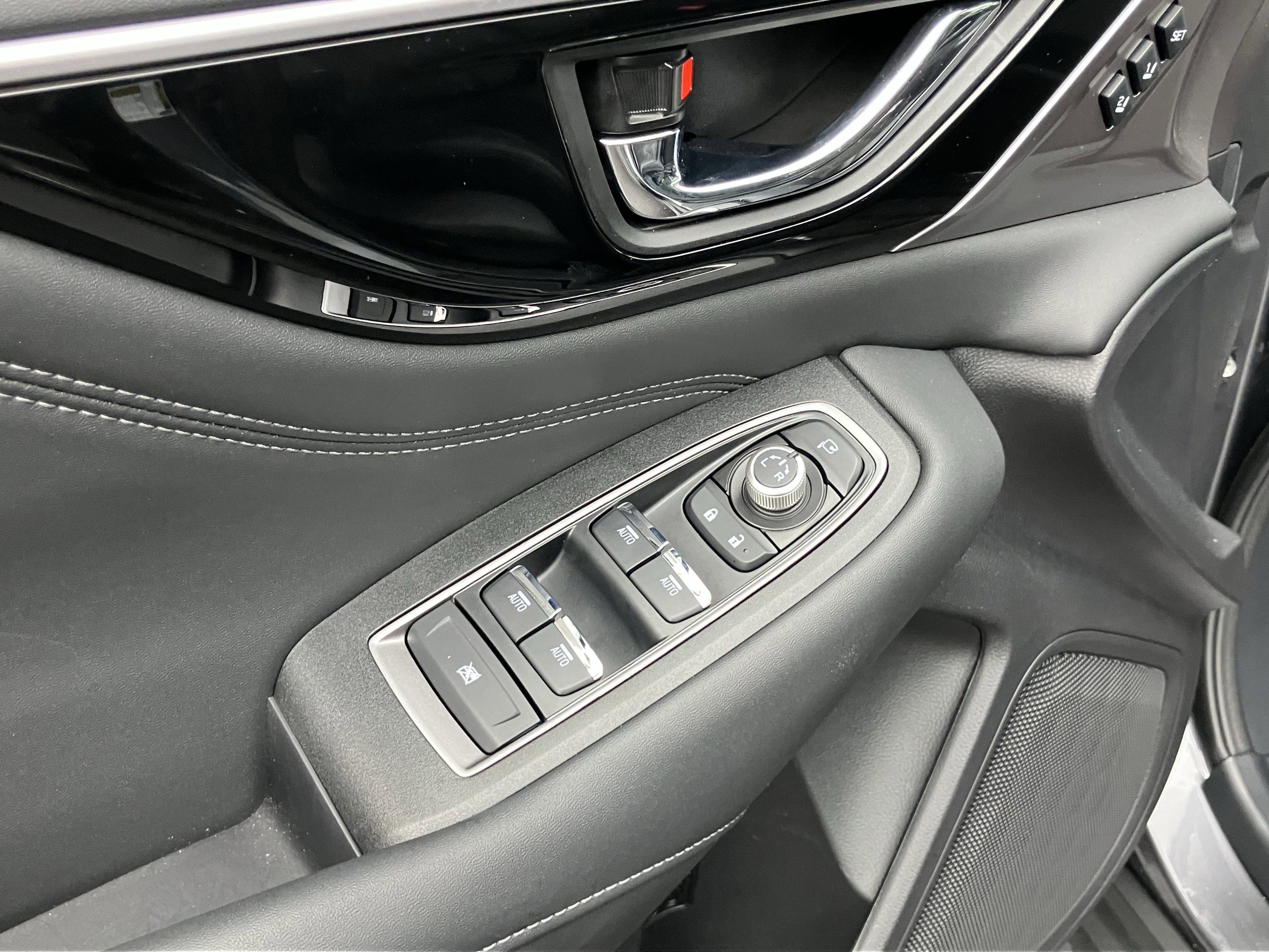 Used 2025 Subaru Outback Touring XT image 15