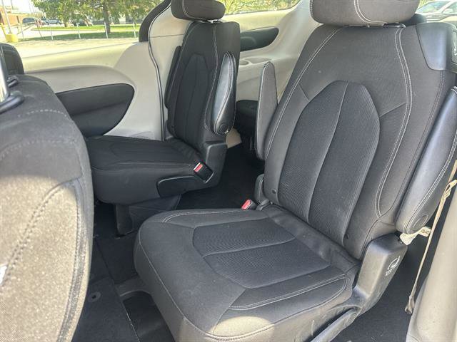 Used 2022 Chrysler Voyager LX FWD image 44