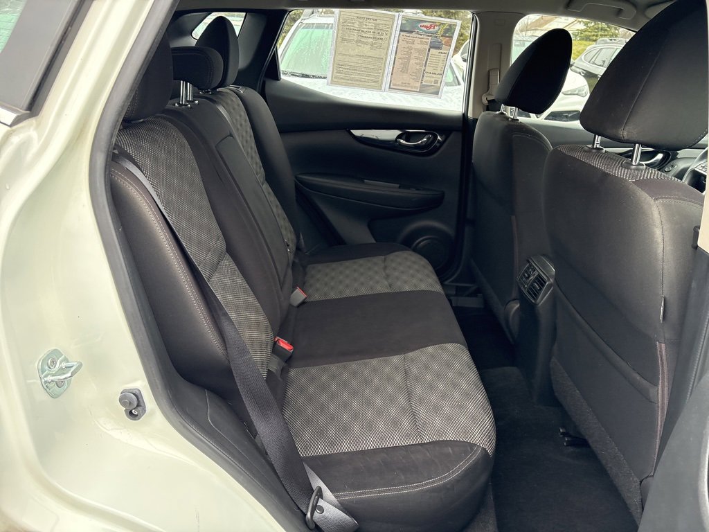 Used 2017 Nissan Rogue Sport SV image 11