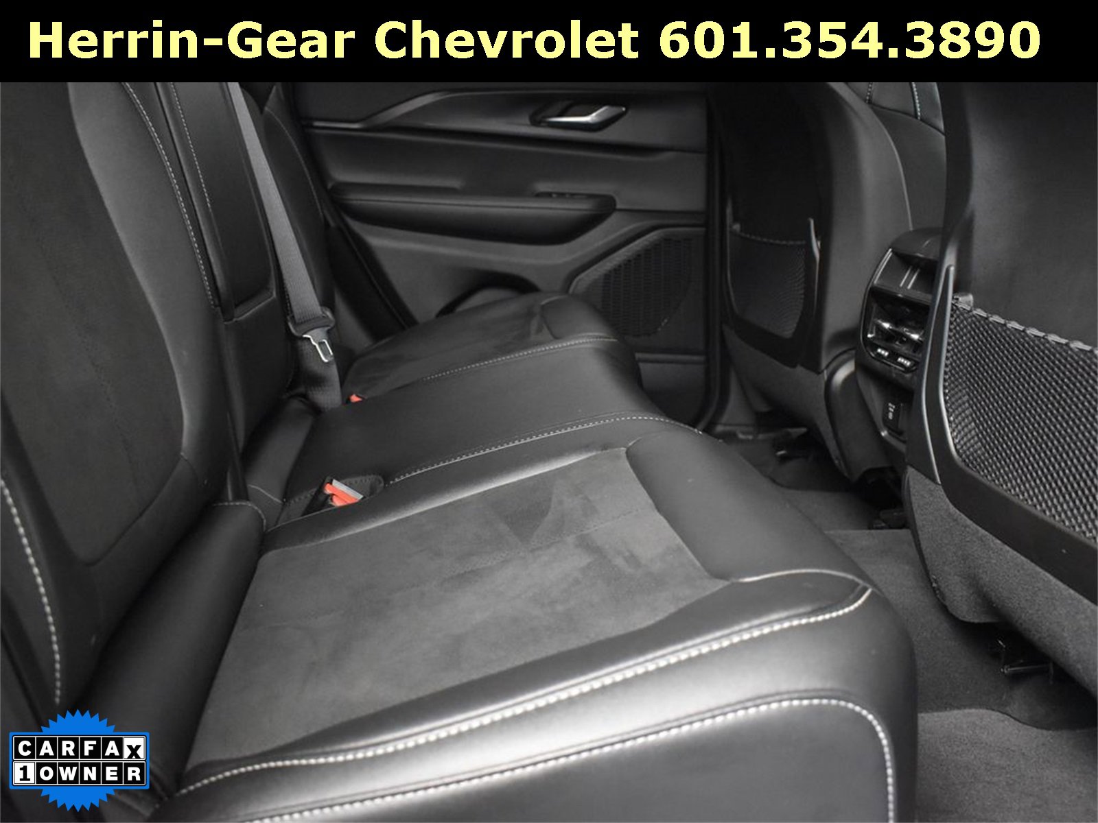 Used 2025 Jeep Grand Cherokee Altitude image 13