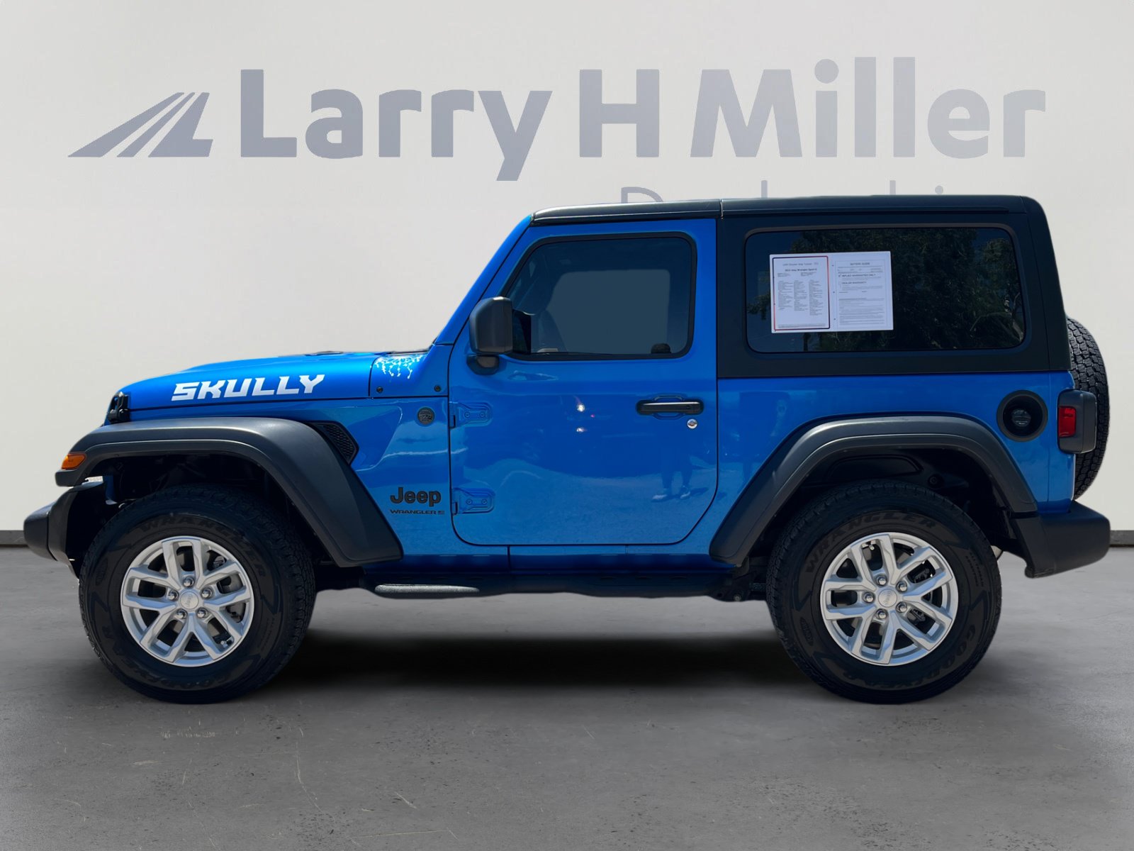 Used 2023 Jeep Wrangler Sport AWD/4WD image 2