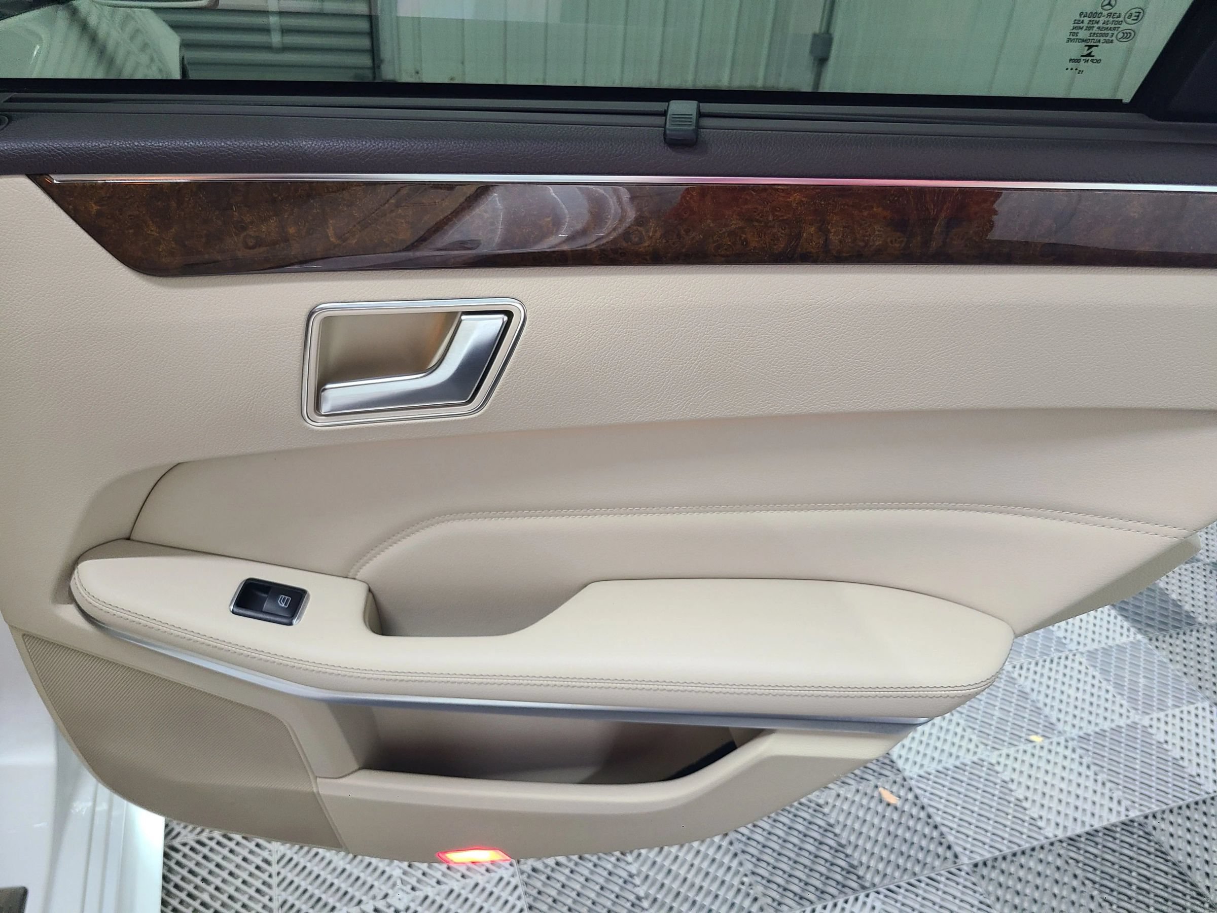 Used 2016 Mercedes-Benz E 350 4MATIC Wagon image 40