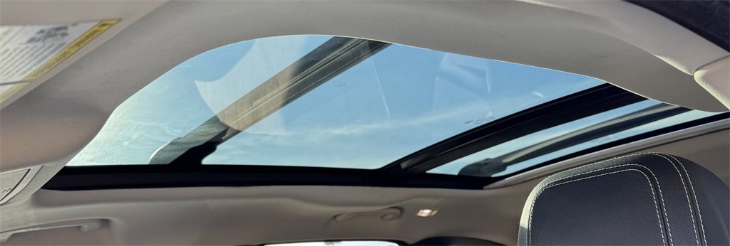 Used 2017 Jaguar F-PACE R-Sport image 16