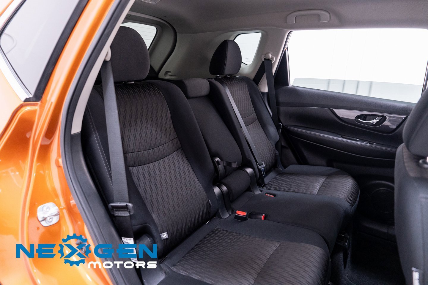 Used 2020 Nissan Rogue SV w/ Premium Package image 44