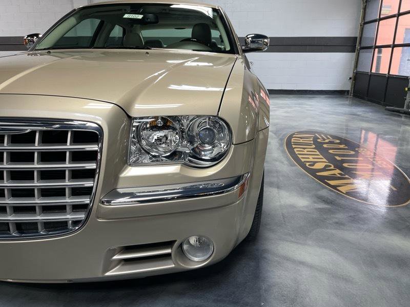 Used 2008 Chrysler 300 C w/ Sound Group II image 4