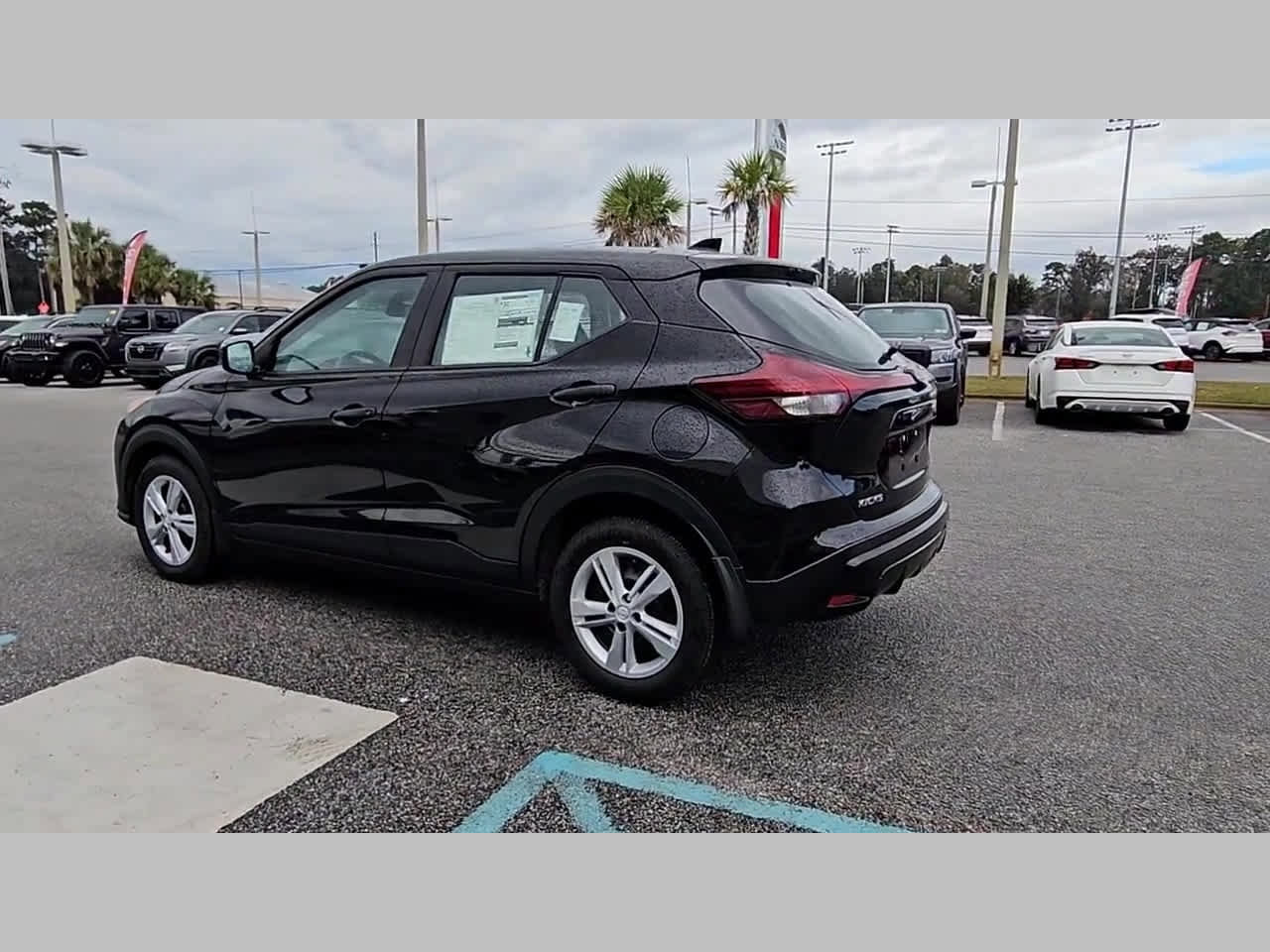 New 2025 Nissan Kicks Play S image 27